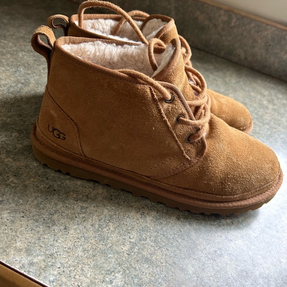 Men’s Neumel Uggs - Picture 4 of 6